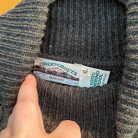 Arancrafts Ireland 100% Merino wool Brown Cable Knit Sweater - Picture 2 of 3